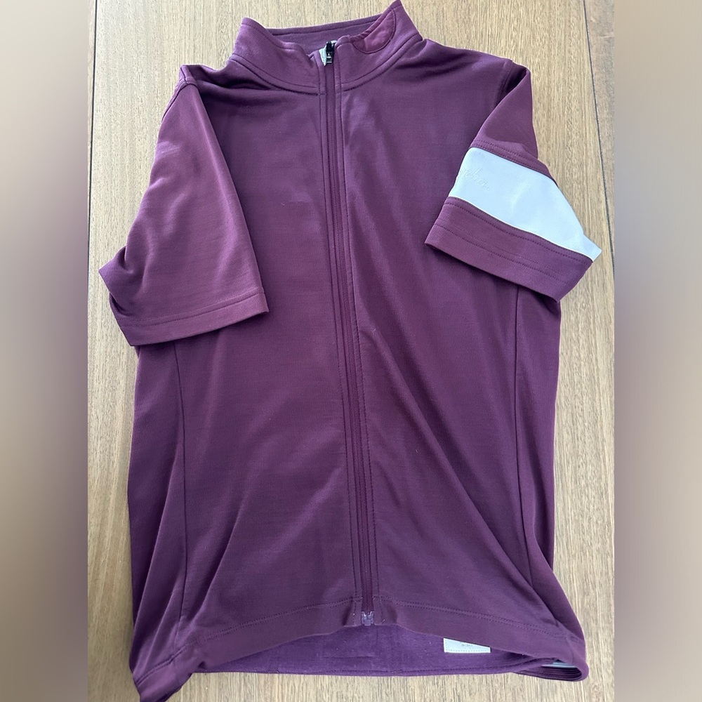 Rapha classic men’s short sleeve jersey. Size medium.